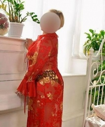 Встреча со мной - это настоящий праздник страсти и наслаждения. Я живу в Москве, и могу пригласить тебя к себе или приехать к тебе в отель для незабываемого свидания. У меня есть отличные отзывы от моих довольных клиентов, так что ты точно не пожалеешь о выборе меня. Если желаешь увидеть мои фото, смело пиши мне и я с удовольствием поделюсь. Жду тебя, чтобы погрузиться в мир наслаждения вместе 💋💫 15744, 41 год